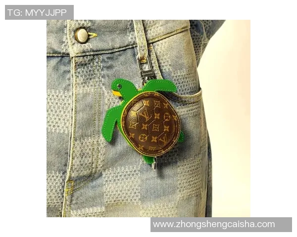 足球球星挂链:个性化潮流配饰引领运动风尚新趋势 足球球星挂链:个性化潮流配饰引领运动风尚新趋势