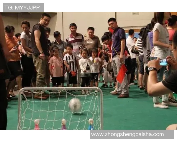 打造足球明星卡的艺术之旅 捕捉球场瞬间与人物魅力的创意表达 打造足球明星卡的艺术之旅 捕捉球场瞬间与人物魅力的创意表达