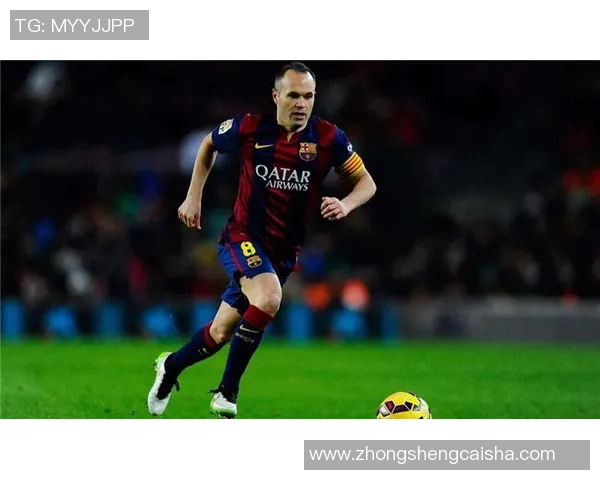 球鞋与绿茵传奇交织看足球球星如何引领潮流与激情